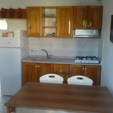 アパートホテル Paradise Garden Evleri 3*