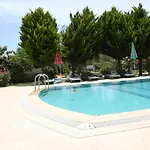 Ξενοδοχείο με διαμερίσματα Paradise Garden Evleri